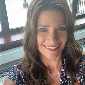 Meet your Posher, Laura